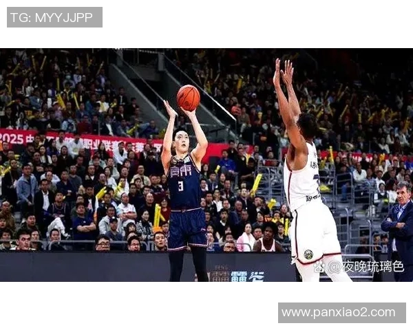 2013年CBA季后赛北京队对决广东队的精彩瞬间与赛后分析