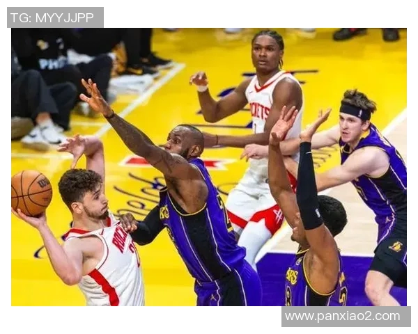 06赛季火箭与湖人激战回顾经典对决的精彩瞬间与历史意义
