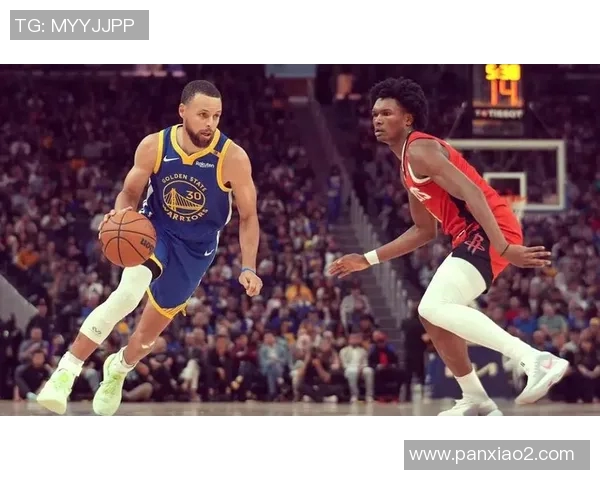 2017年NBA季后赛火箭与勇士激战回顾及精彩比分分析