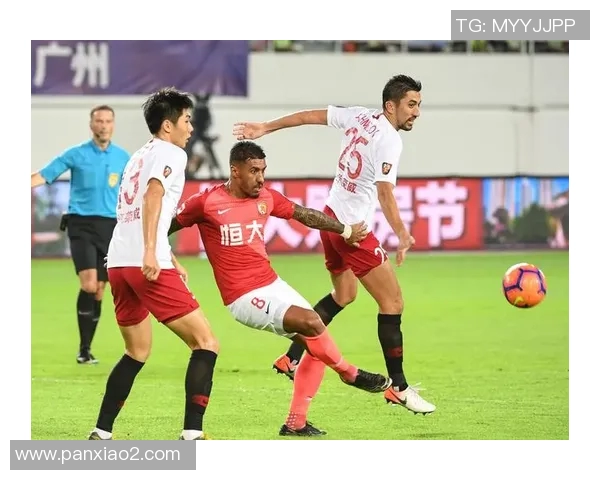 广州恒大队迎战北京球队全力争胜展现足球激情与实力对决