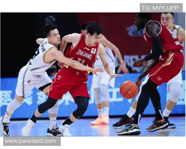 常规赛精彩对决广东队与辽宁队的巅峰对抗赛即将上演 常规赛精彩对决广东队与辽宁队的巅峰对抗赛即将上演