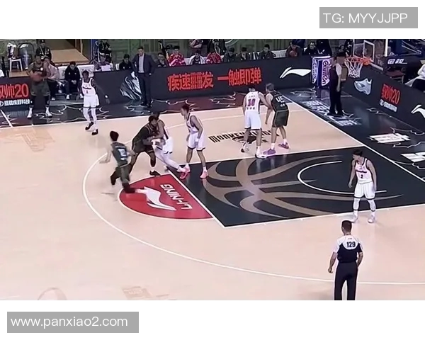 广东队与同曦队激战成焦点双方得分对比引发热议 广东队与同曦队激战成焦点双方得分对比引发热议