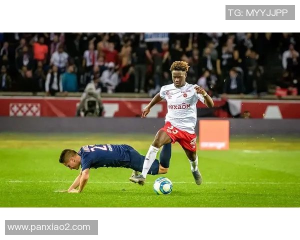 恩德里克崛起之路：从青涩少年到足球天才的成长故事