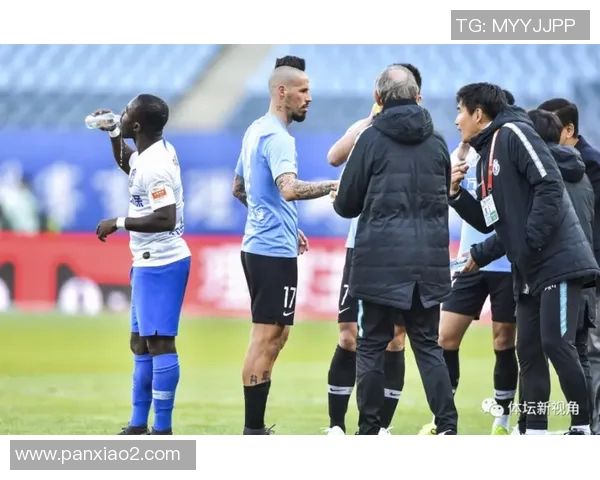 活塞队与鹈鹕队激战24号球员精彩表现引发球迷热议