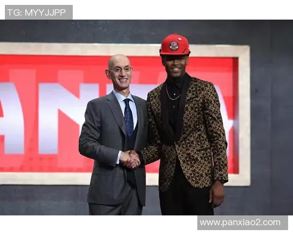 卡姆雷迪什的篮球之路：从新秀到明星的蜕变与挑战