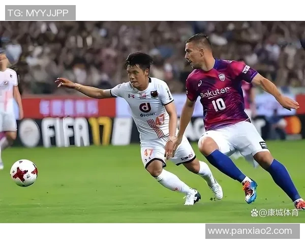 横滨队与大阪樱花队激战正酣精彩对决引发球迷热议